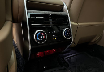 Подержанный автомобиль Land Rover Range Rover 2023 года (23 фото)