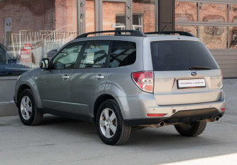 Подержанный автомобиль Subaru Forester Suv 2008 года (7 фото)