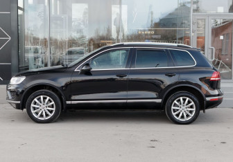 Подержанный автомобиль Volkswagen Touareg 2015 года (8 фото)