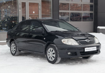 Подержанный автомобиль Toyota Corolla Sedan 2005 года (3 фото)
