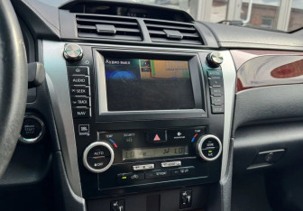 Подержанный автомобиль Toyota Camry Sedan 2013 года (17 фото)