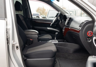 Подержанный автомобиль Hyundai Santa Fe 2007 года (19 фото)