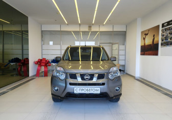 Подержанный автомобиль Nissan X-Trail 2011 года (2 фото)
