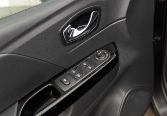 Подержанный автомобиль Renault Kaptur 2018 года (17 фото)