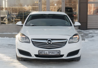 Подержанный автомобиль Opel Insignia Liftback 2014 года (2 фото)