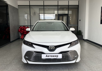 Подержанный автомобиль Toyota Camry Sedan 2018 года (2 фото)
