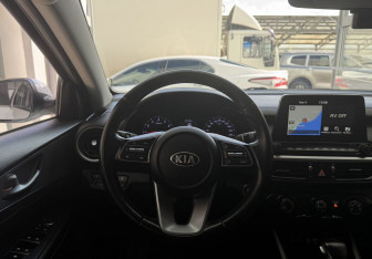 Подержанный автомобиль Kia K3 Sedan 2018 года (8 фото)