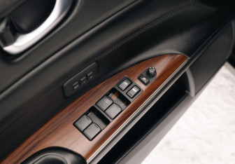 Подержанный автомобиль Nissan Teana 2010 года (17 фото)