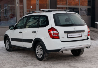 Подержанный автомобиль LADA (ВАЗ) Kalina Wagon 2018 года (7 фото)