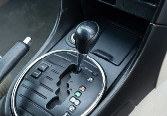 Подержанный автомобиль Toyota Altezza Sedan 2002 года (17 фото)