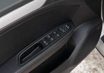 Подержанный автомобиль Renault Arkana 2021 года (17 фото)