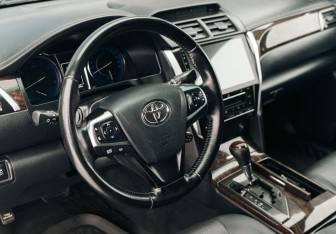 Подержанный автомобиль Toyota Camry Sedan 2015 года (11 фото)