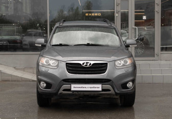 Подержанный автомобиль Hyundai Santa Fe 2012 года (2 фото)