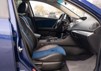 Подержанный автомобиль Mazda 3 Sedan 2012 года (19 фото)