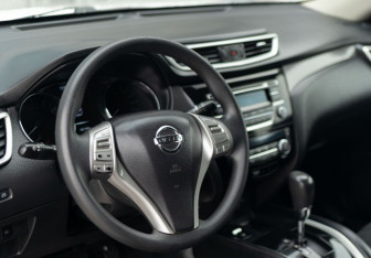 Подержанный автомобиль Nissan X-Trail 2016 года (11 фото)