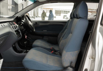 Подержанный автомобиль Honda HR-V 1998 года (16 фото)