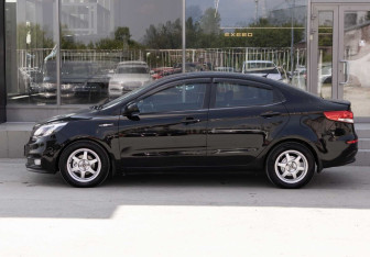Подержанный автомобиль Kia Rio Sedan 2016 года (8 фото)
