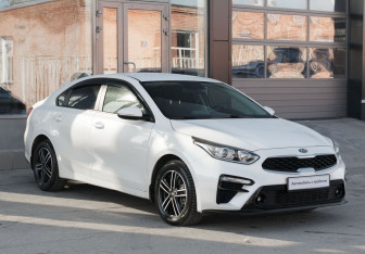 Подержанный автомобиль Kia Cerato Sedan 2020 года (3 фото)
