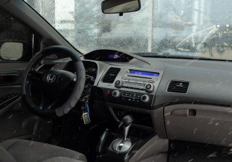 Подержанный автомобиль Honda Civic Sedan 2006 года (10 фото)