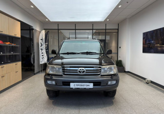 Подержанный автомобиль Toyota Land Cruiser Suv 2007 года (2 фото)