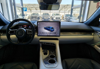 Подержанный автомобиль Zeekr 001 2023 года (9 фото)