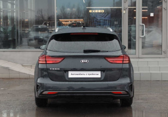 Подержанный автомобиль Kia Ceed Wagon 2019 года (6 фото)