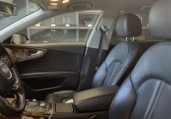 Подержанный автомобиль Audi A7 2010 года (13 фото)