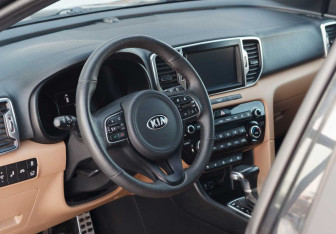 Подержанный автомобиль Kia Sportage 2017 года (11 фото)
