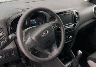 Подержанный автомобиль LADA (ВАЗ) XRAY 2016 года (11 фото)