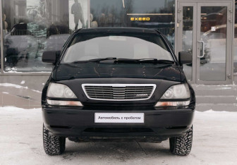 Подержанный автомобиль Toyota Harrier 2000 года (2 фото)