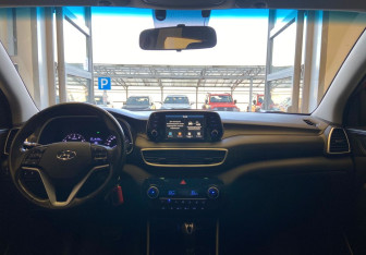 Подержанный автомобиль Hyundai Tucson 2020 года (9 фото)
