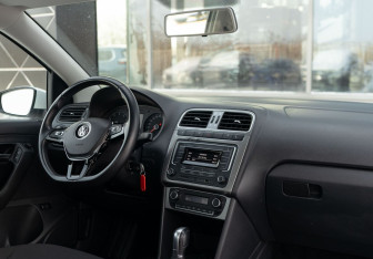 Подержанный автомобиль Volkswagen Polo Sedan 2020 года (10 фото)