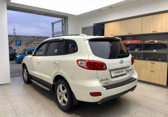 Подержанный автомобиль Hyundai Santa Fe 2009 года (6 фото)
