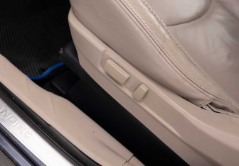 Подержанный автомобиль Mitsubishi Outlander 2008 года (18 фото)