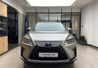 Подержанный автомобиль Lexus RX 2019 года (3 фото)