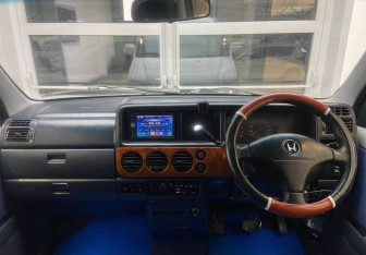 Подержанный автомобиль Honda Stepwgn 2000 года (13 фото)