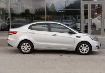 Подержанный автомобиль Kia Rio Sedan 2015 года (4 фото)
