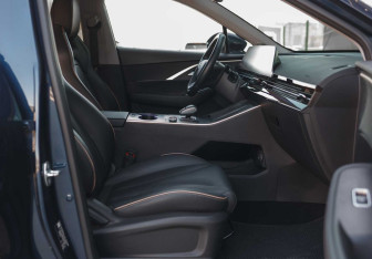 Подержанный автомобиль Omoda C5 2023 года (20 фото)