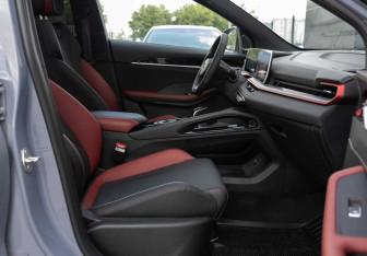 Подержанный автомобиль Geely Coolray 2024 года (21 фото)