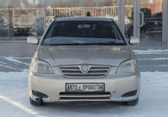 Подержанный автомобиль Toyota Allex 2003 года (2 фото)