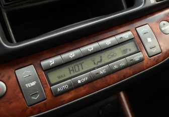 Подержанный автомобиль Toyota Camry Sedan 2003 года (14 фото)