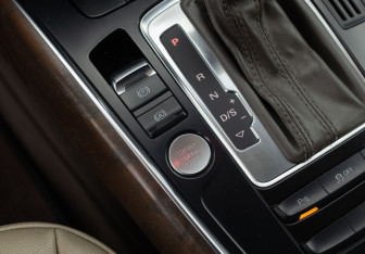 Подержанный автомобиль Audi Q5 2012 года (14 фото)