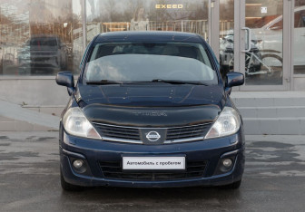 Подержанный автомобиль Nissan Tiida Hatchback 2008 года (2 фото)