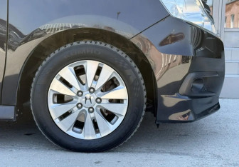 Подержанный автомобиль Honda Stepwgn 2012 года (9 фото)
