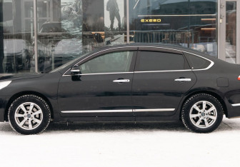 Подержанный автомобиль Nissan Teana 2009 года (8 фото)