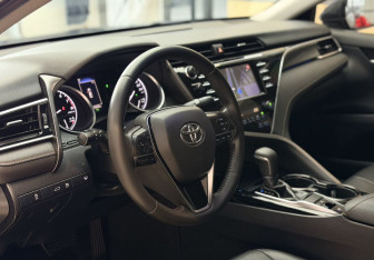 Подержанный автомобиль Toyota Camry Sedan 2018 года (10 фото)