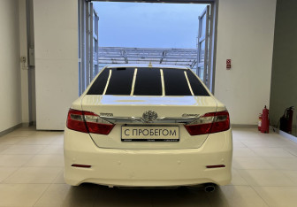 Подержанный автомобиль Toyota Camry Sedan 2013 года (5 фото)