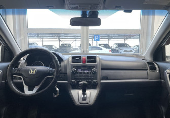 Подержанный автомобиль Honda CR-V 2008 года (12 фото)
