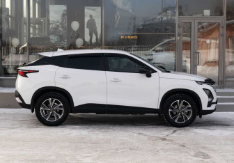 Подержанный автомобиль Omoda C5 2024 года (4 фото)