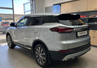 Подержанный автомобиль Geely Atlas Pro 2024 года (7 фото)